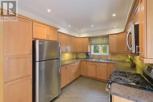 4207 Trapper Crescent, Mississauga, ON - Indoor Photo Showing Kitchen With Double Sink