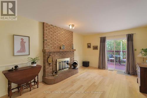 4207 Trapper Crescent, Mississauga, ON - Indoor Photo Showing Living Room With Fireplace