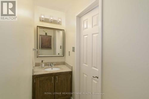 4207 Trapper Crescent, Mississauga, ON - Indoor Photo Showing Bathroom