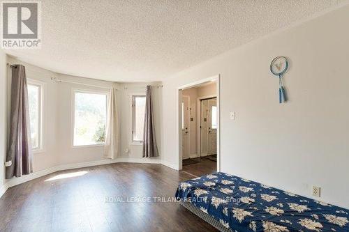 26 Redwood Lane, London East (East D), ON - Indoor Photo Showing Bedroom