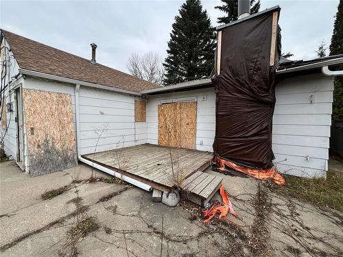 1414 6Th Street, Brandon, MB - Outdoor With Exterior