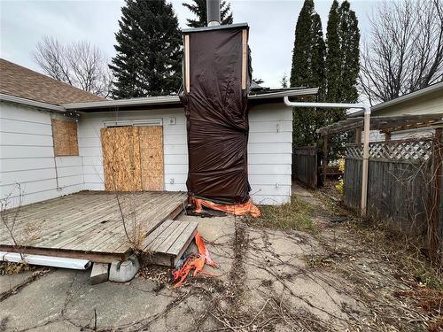 1414 6Th Street, Brandon, MB - Outdoor With Exterior