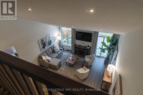 62 Beachwalk Crescent, Fort Erie (Crystal Beach), ON - Indoor Photo Showing Living Room