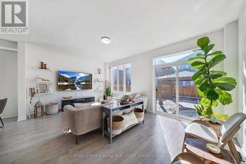 1264 Chee Chee Landing, Milton, ON - Indoor