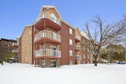 15-240 Boul. de l'Hôpital  Gatineau (Gatineau), QC J8T 8J6