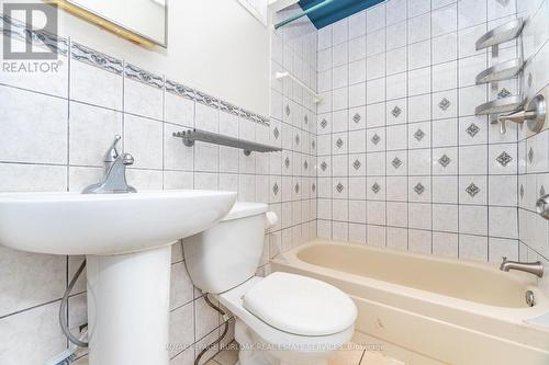 163 Connaught Avenue N, Hamilton, ON - Indoor Photo Showing Bathroom