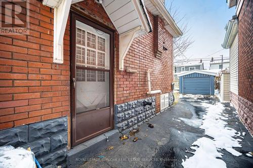 163 Connaught Avenue N, Hamilton, ON - Outdoor