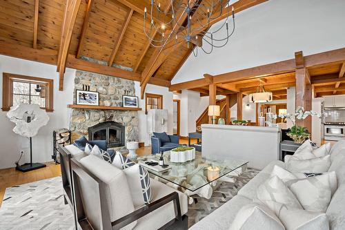 Living room - 263 Ch. Wheeler, Mont-Tremblant, QC - Indoor Photo Showing Living Room With Fireplace