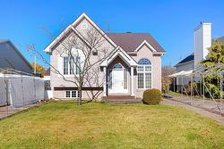 4353  - 4355 Rue des Tourne-Pierres  Québec (Charlesbourg), QC G1G 6R7