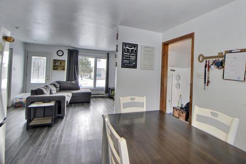 Vue d'ensemble - 101 Rue Caouette, Amos, QC - Indoor Photo Showing Living Room