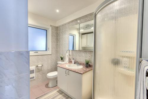 Bathroom - 3298 Rue Élodie, Laval (Fabreville), QC - Indoor Photo Showing Bathroom