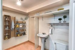 Powder room - 