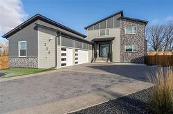 328 River Trail DR  West St Paul, MB R4A 0C1