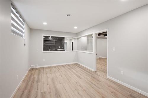 328 River Trail Dr, West St Paul, MB 