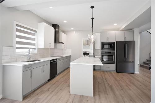 328 River Trail Dr, West St Paul, MB 