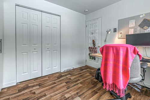Chambre à coucher - 135 Ch. Bisson N., Amherst, QC - Indoor Photo Showing Other Room