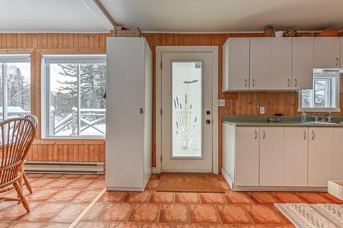 Hall d'entrée/Vestibule - 135 Ch. Bisson N., Amherst, QC - Indoor Photo Showing Other Room