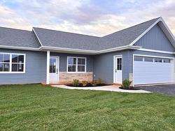 32 Anne Avenue  Charlottetown, PE C1C 0T1