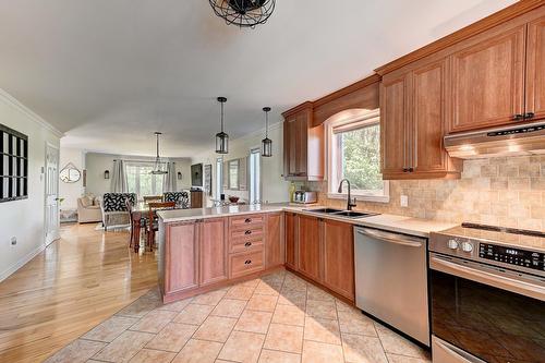 Cuisine - 51 Rue Anatole-Touchette, Saint-Jean-Sur-Richelieu, QC - Indoor Photo Showing Kitchen With Double Sink With Upgraded Kitchen