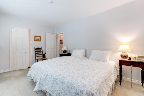 332 Coral Terrace, Oakville, ON - Indoor Photo Showing Bedroom