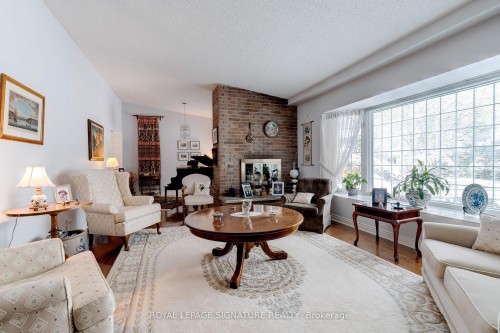 332 Coral Terrace, Oakville, ON - Indoor Photo Showing Living Room With Fireplace