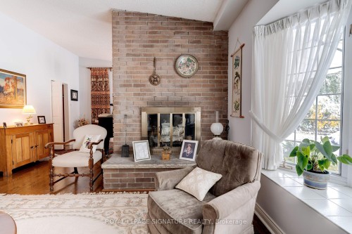 332 Coral Terrace, Oakville, ON - Indoor Photo Showing Living Room With Fireplace