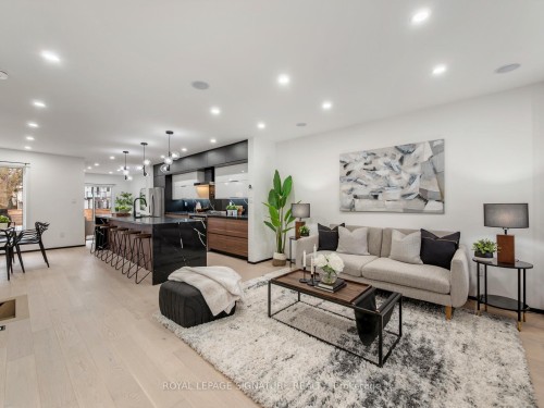 186 Oak Park Avenue, Toronto, ON - Indoor Photo Showing Living Room
