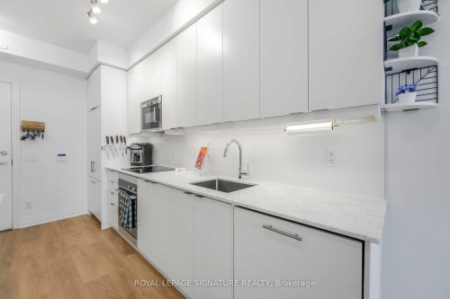 1602-36 Elm Drive, Mississauga, ON - Indoor Photo Showing Kitchen