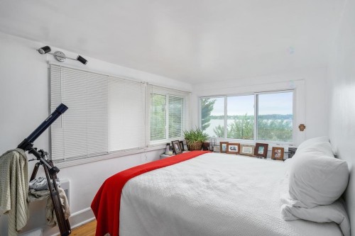 Bedroom - 2A  - 2D Rue Ste-Anne, Sainte-Anne-De-Bellevue, QC - Indoor Photo Showing Bedroom