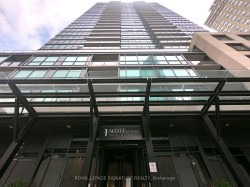 1703-1 Scott Street  Toronto, ON M5E 1A1