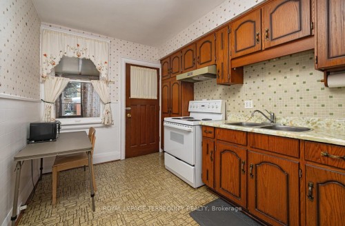 59 Ostend Avenue, Toronto, ON - Indoor Photo Showing Kitchen With Double Sink