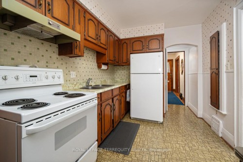 59 Ostend Avenue, Toronto, ON - Indoor Photo Showing Kitchen With Double Sink