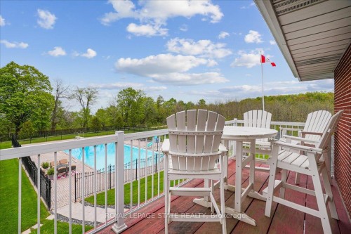 10 Azalea Court, Hamilton, ON - Outdoor