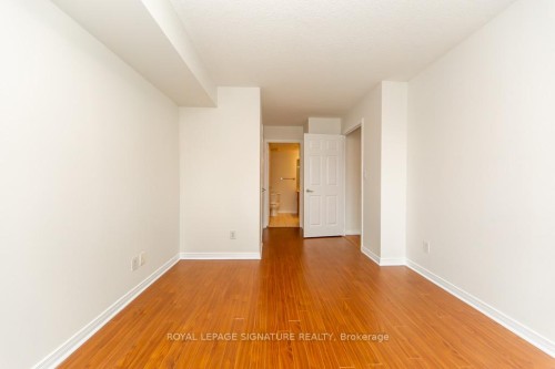 512-120 Dallimore Circle, Toronto, ON - Indoor Photo Showing Other Room