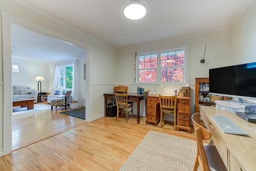 640 Roanoke Avenue, Kelowna, BC - Indoor