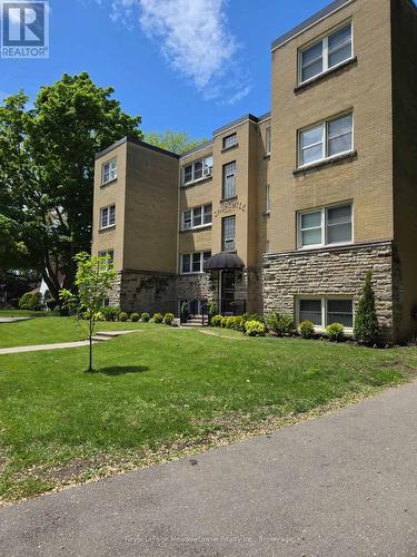 10 - 2405 Lakeshore Road, Burlington (Brant), ON - Outdoor