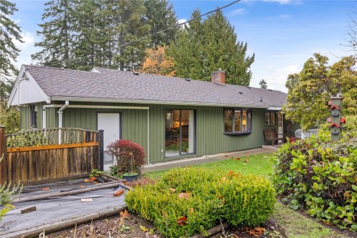 454 Crescent Rd West, Qualicum Beach, BC 