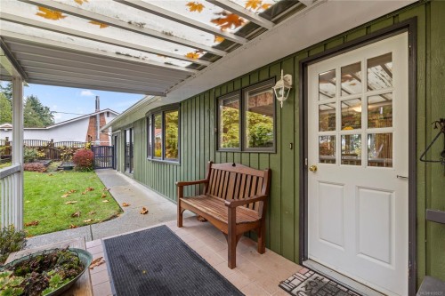 454 Crescent Rd West, Qualicum Beach, BC 