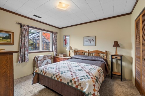 454 Crescent Rd West, Qualicum Beach, BC 