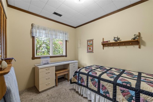 454 Crescent Rd West, Qualicum Beach, BC 