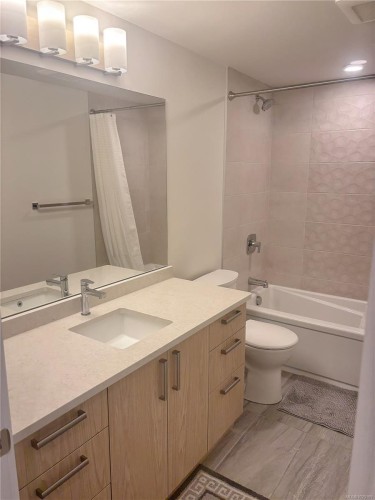 306-147 Haliburton St, Nanaimo, BC - Indoor Photo Showing Bathroom