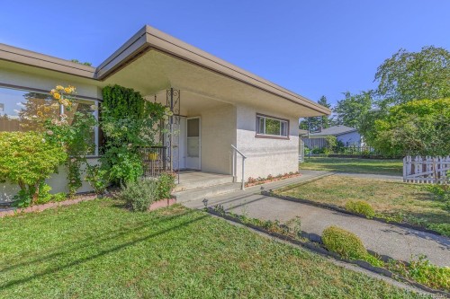 1212 Waddington Rd, Nanaimo, BC 