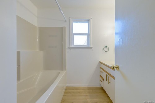 1212 Waddington Rd, Nanaimo, BC 