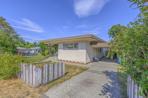 1212 Waddington Rd, Nanaimo, BC 