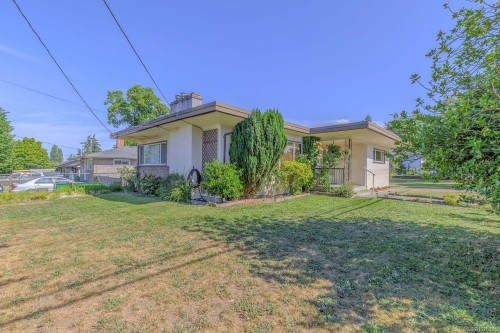 1212 Waddington Rd, Nanaimo, BC 