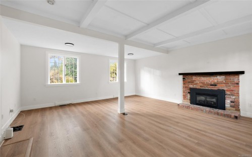 5208 Del Monte Ave, Saanich, BC 