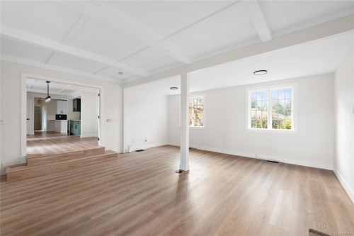 5208 Del Monte Ave, Saanich, BC 