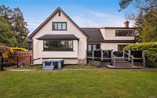 5208 Del Monte Ave, Saanich, BC 