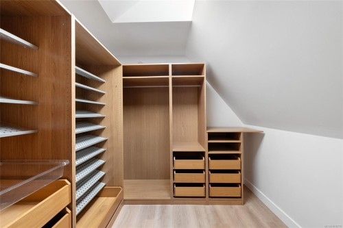 5208 Del Monte Ave, Saanich, BC 