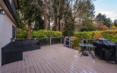 5208 Del Monte Ave, Saanich, BC 